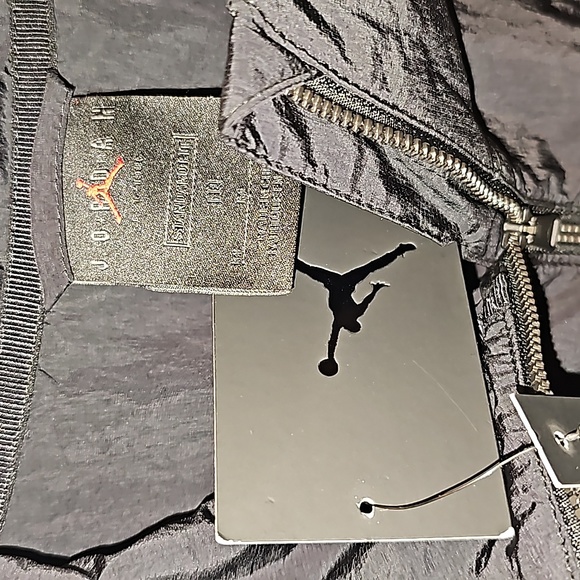 NWT Nike Air Jordan Flight Cropped Wind Breaker (Med) - Picture 3 of 5